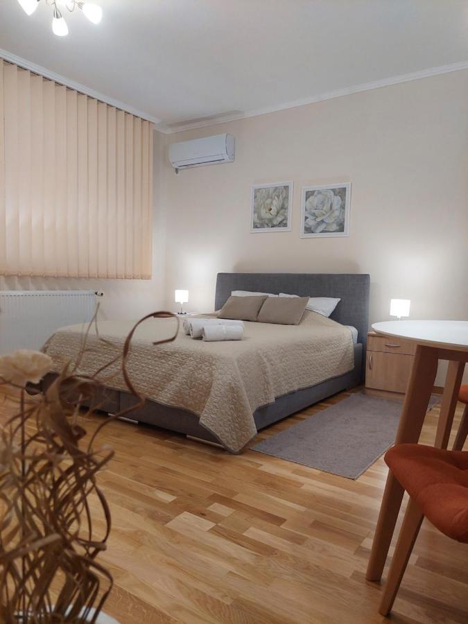 סובוטיקה Apartman Miluro מראה חיצוני תמונה